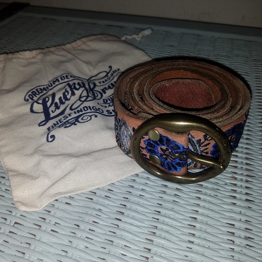 Lucky Brand ☆ SZ XL ☆ Brown Leather Stitched Belt